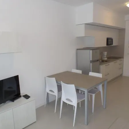 Apartment Modern Poolside Escape Bibione